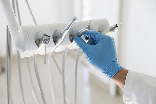 Professional Tooth Extraction technician working in Sperry, OK